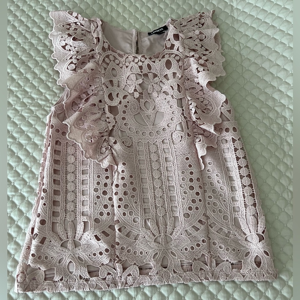 Dusty rose lace lined top from Express